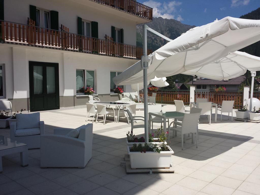 Hotel Pineta Фалкаде Екстериор снимка